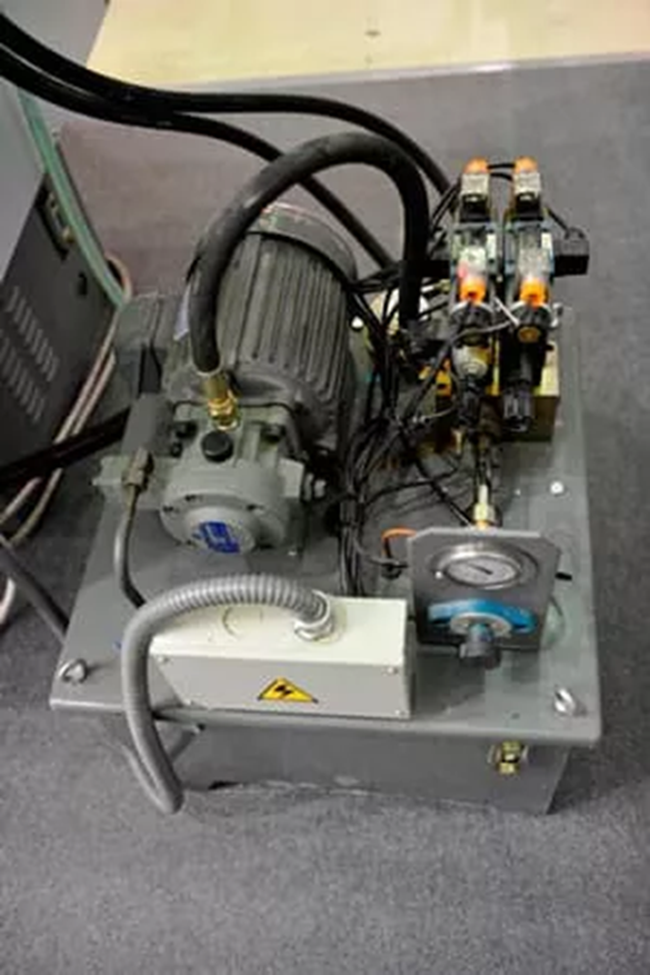 Токарный станок с ЧПУ DMTG CKE 6180 - 11.png Токарный станок с ЧПУ DMTG CKE 6180 - 11.png