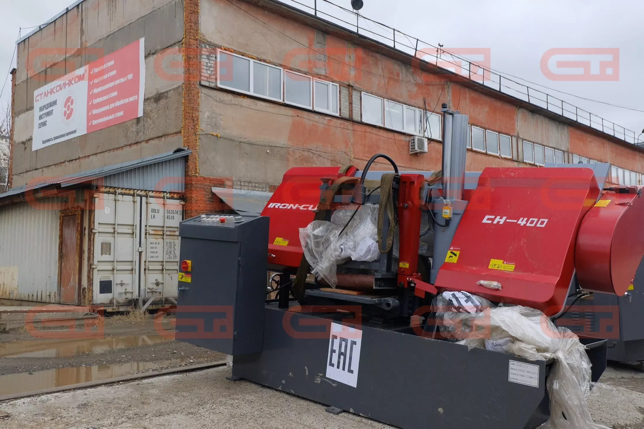 Колонный полуавтоматический ленточнопильный станок IRON-CUT CH-400