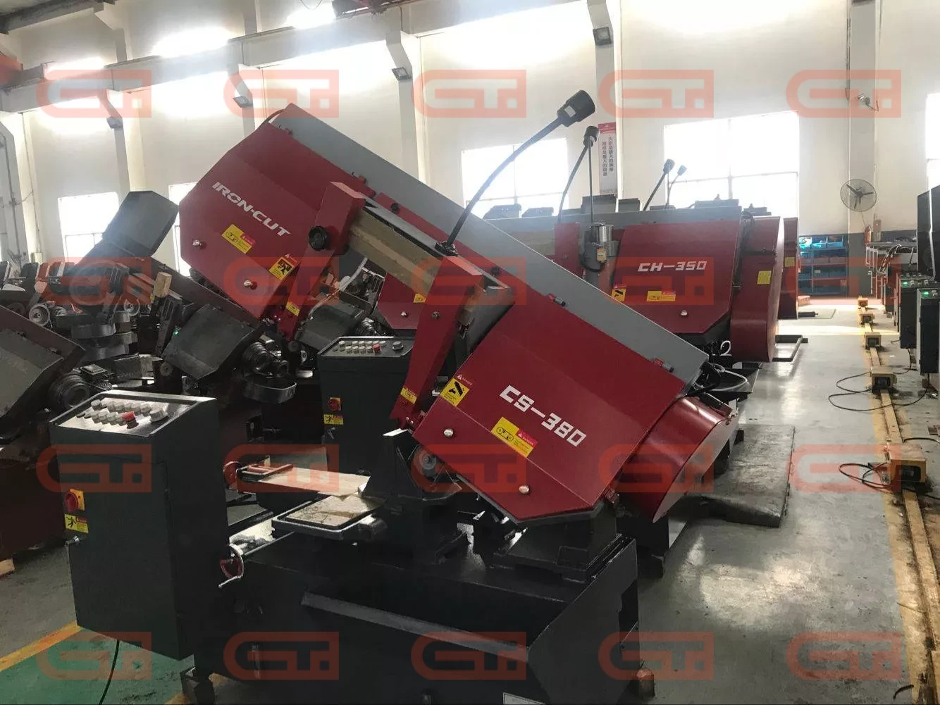Консольный полуавтомат ленточнопильный станок IRON-CUT CS-380 (GW4038)