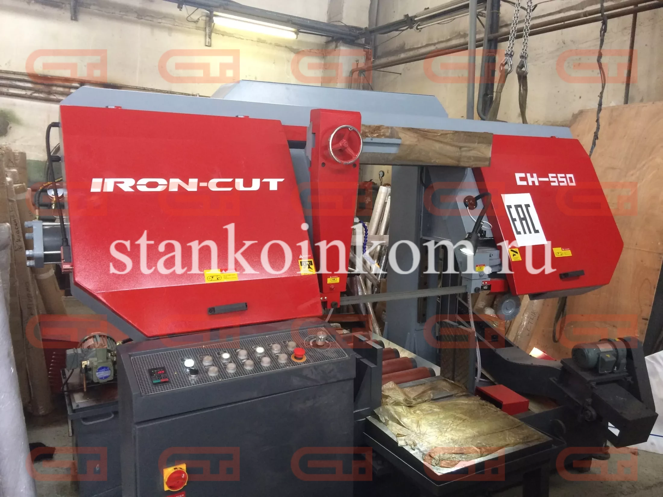 Полуавтоматический ленточнопильный станок IRON-CUT CH-550 