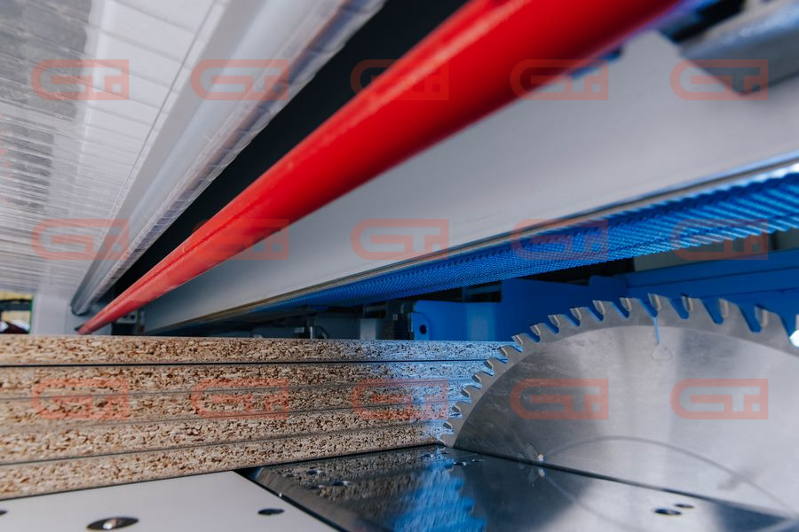 WoodTec WS-330C Форматно-раскроечный центр с ЧПУ