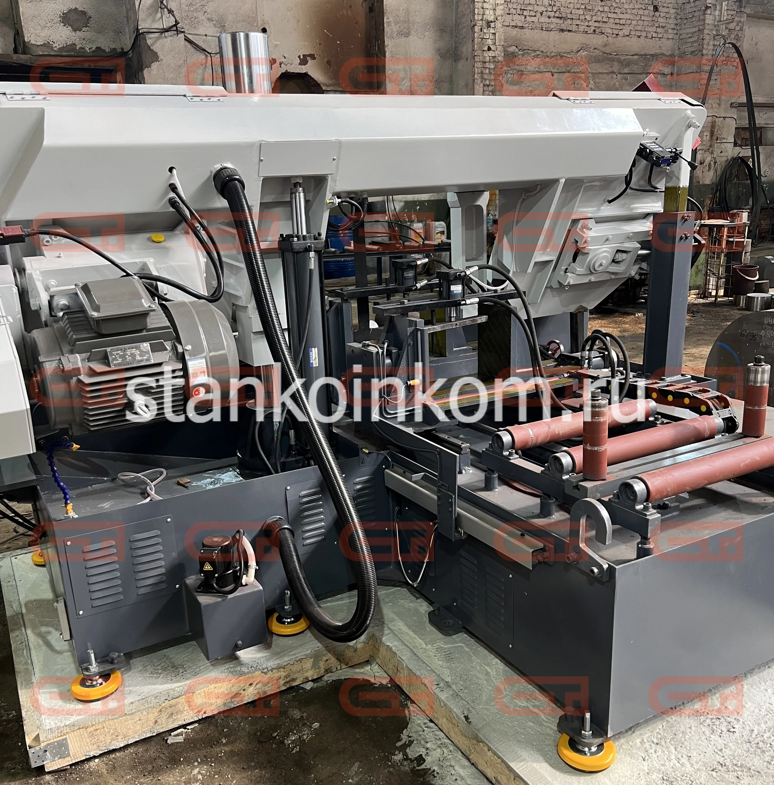 Автоматический колонный ленточнопильный станок IRON-CUT CH-530HA (CH-500HA gz4256) 