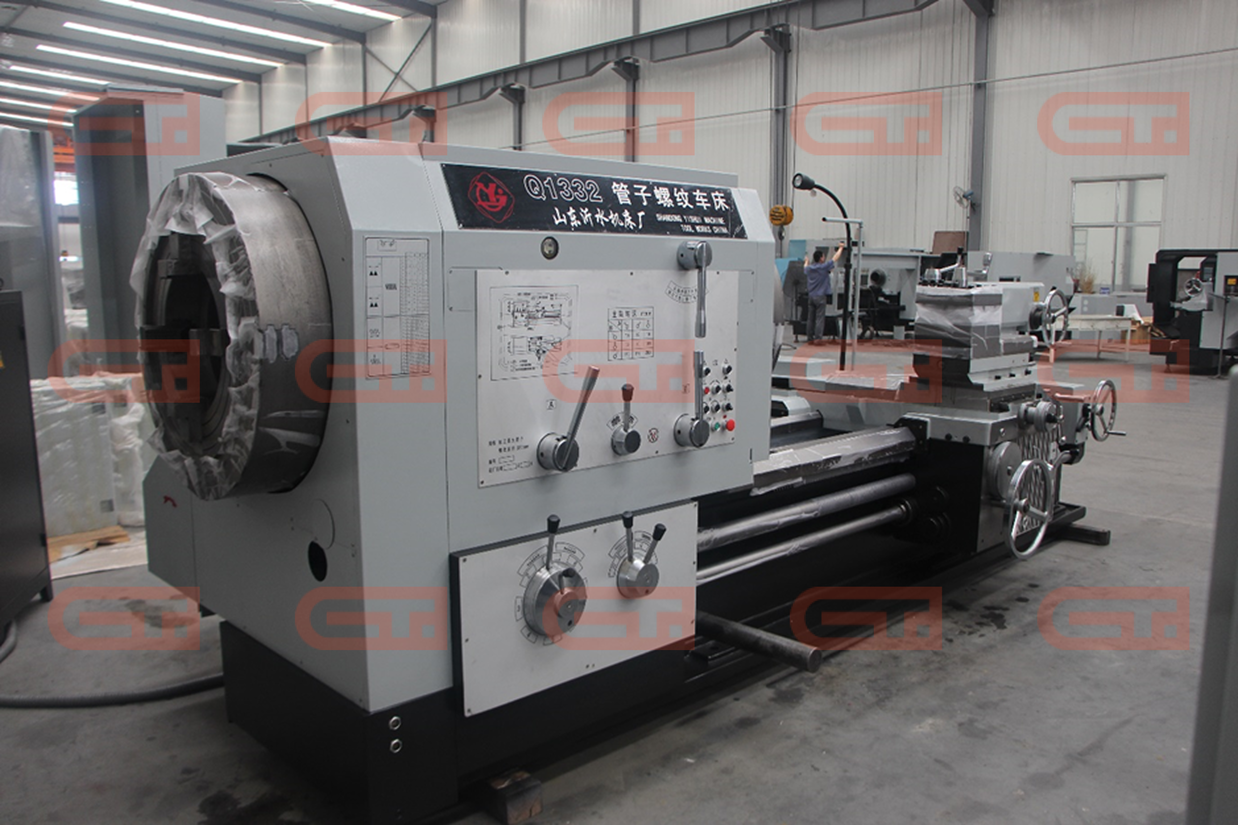 Токарный трубонарезной станок Yishui Q1332 