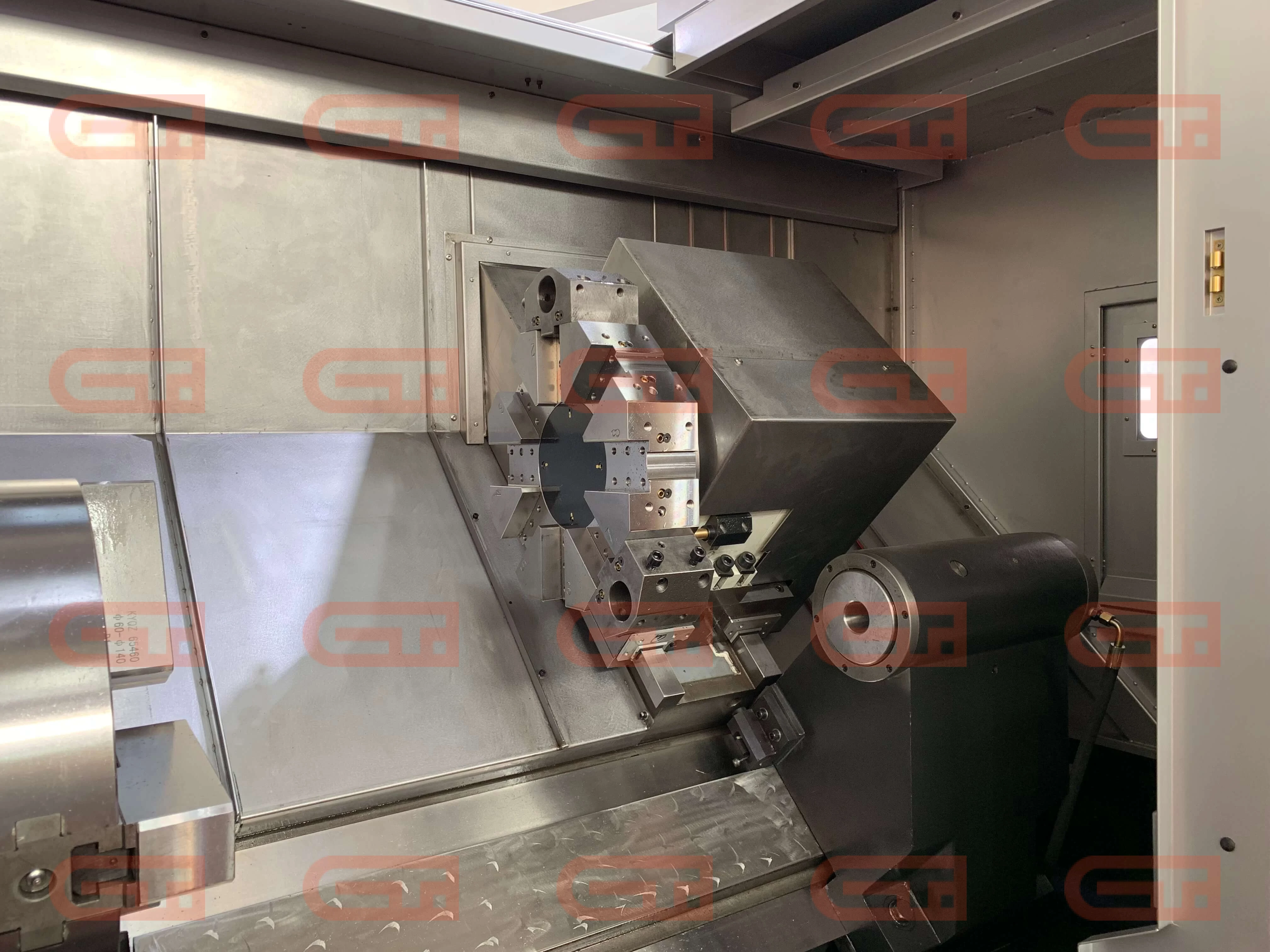 Токарный трубонарезной станок с ЧПУ с наклонной станиной Yishui YPT27