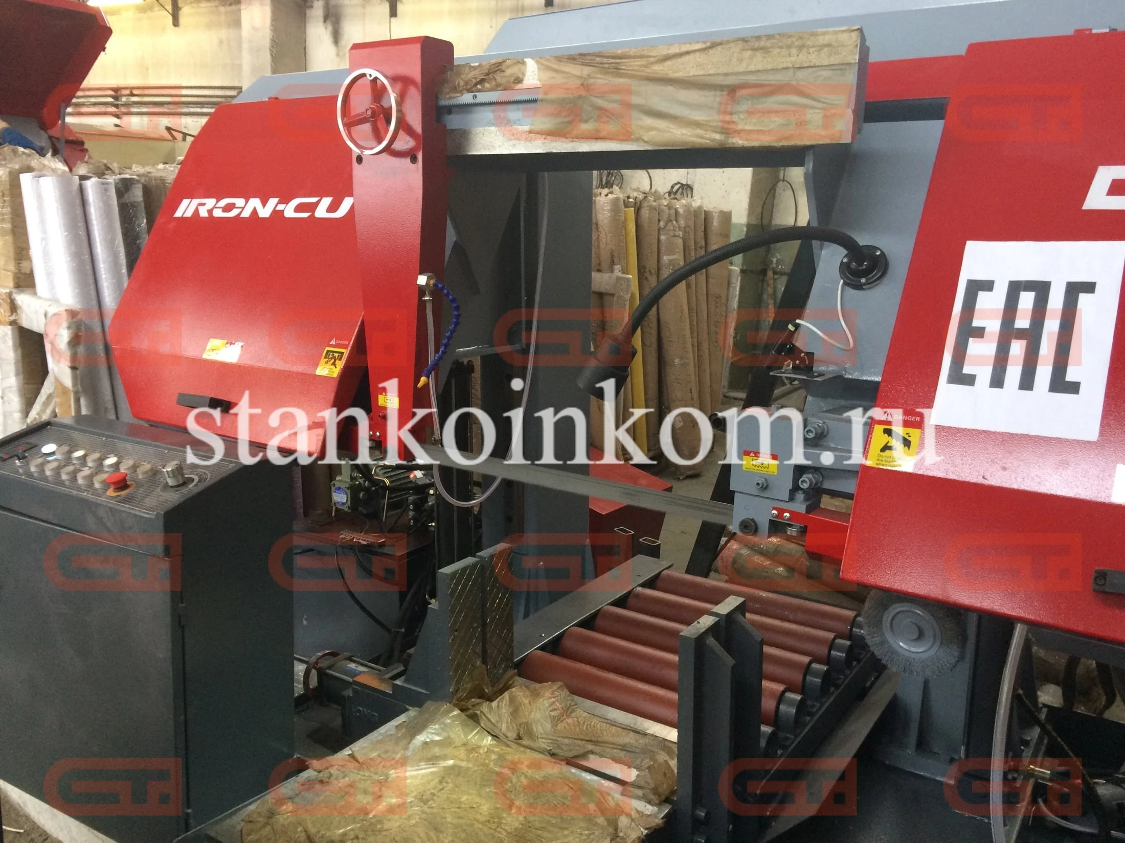 Полуавтоматический ленточнопильный станок IRON-CUT CH-550 